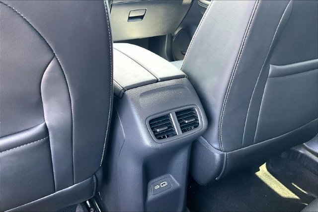Used 2023 Red Buick Essence image 22