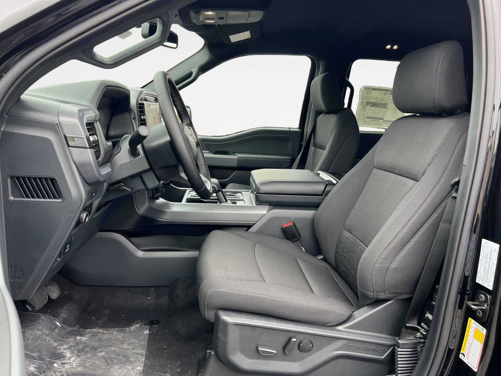 2025 Ford F-150 XLT - Photo 10