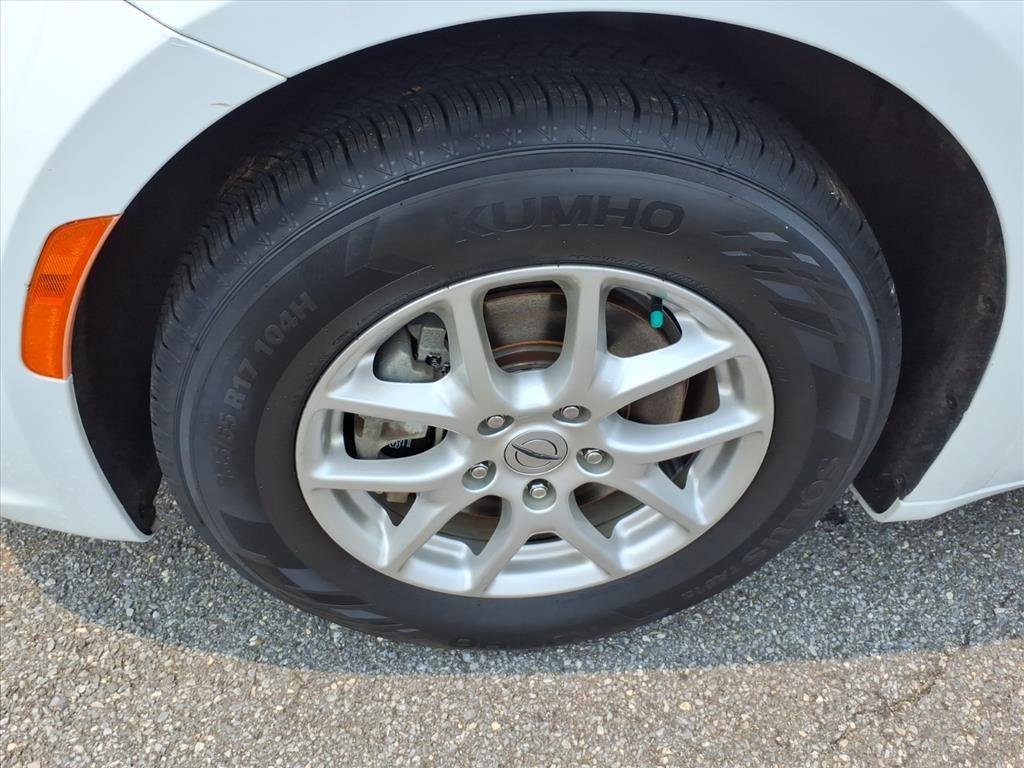 Used 2022 Bright White Clearcoat Chrysler Touring L image 10