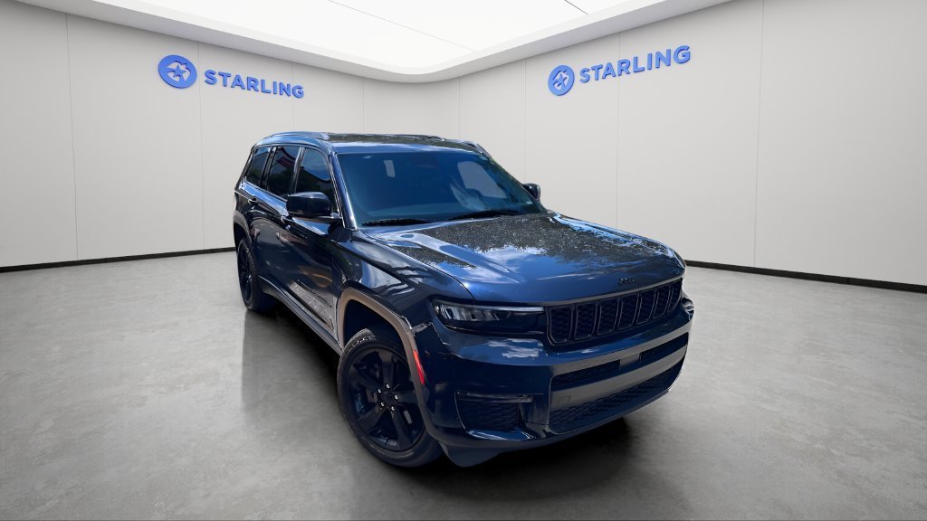 Used 2024 Blue Jeep Limited 4x4 image 3