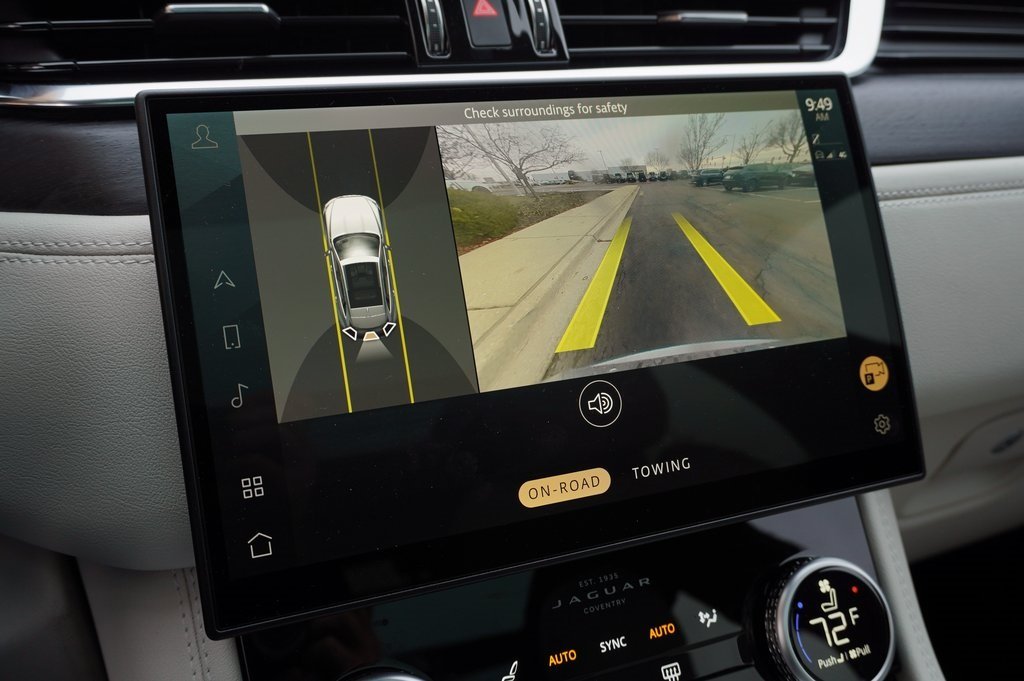 2025 JAGUAR F-PACE - Image 25