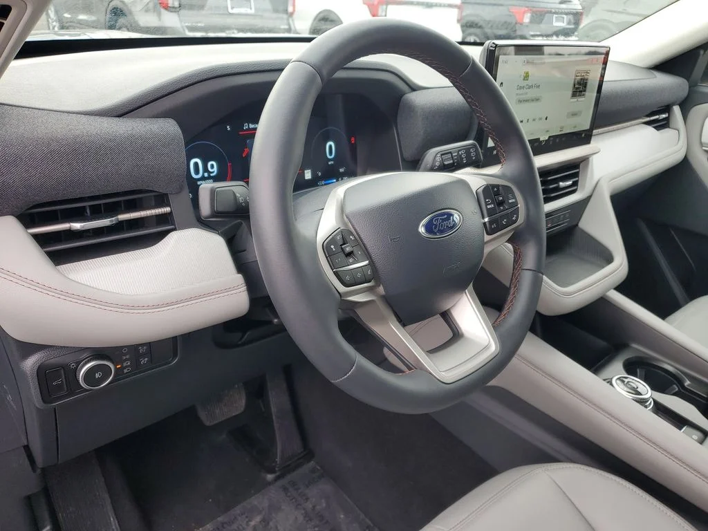 2026 Ford Explorer Active - Photo 7