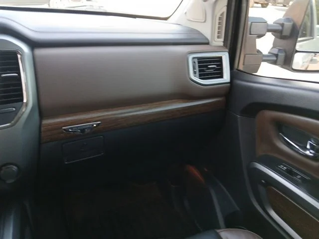 Used 2017 White Nissan Platinum Reserve image 34