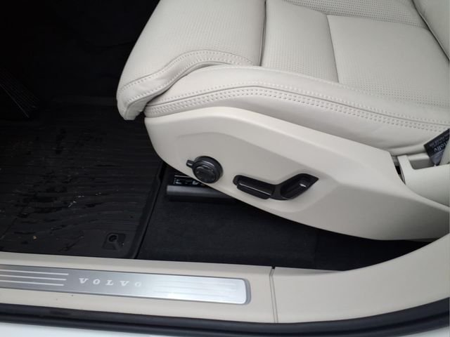 New 2026 Crystal White Volvo Ultra image 16