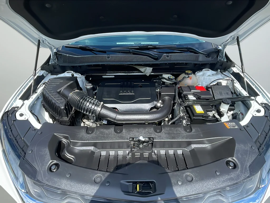 Used 2023 White Chevrolet LT image 36