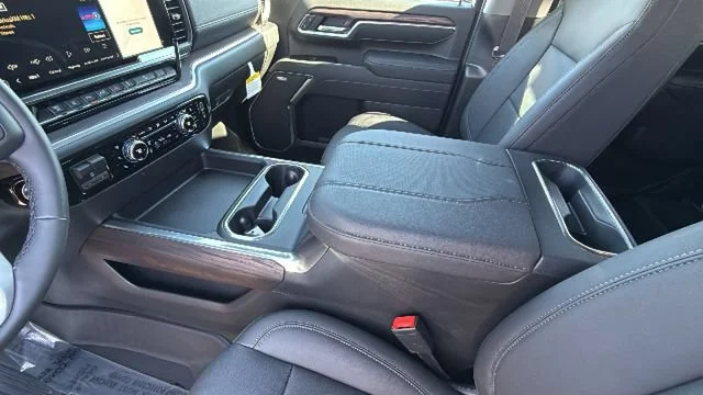 2026 GMC Sierra 2500HD SLT - Photo 13