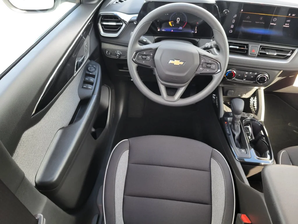 New 2026 Summit White Chevrolet LS image 17