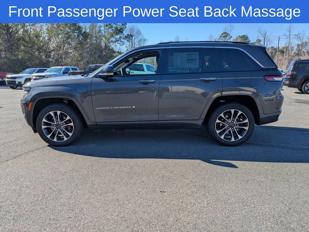 Used 2022 Gray Jeep Overland 4xe image 7