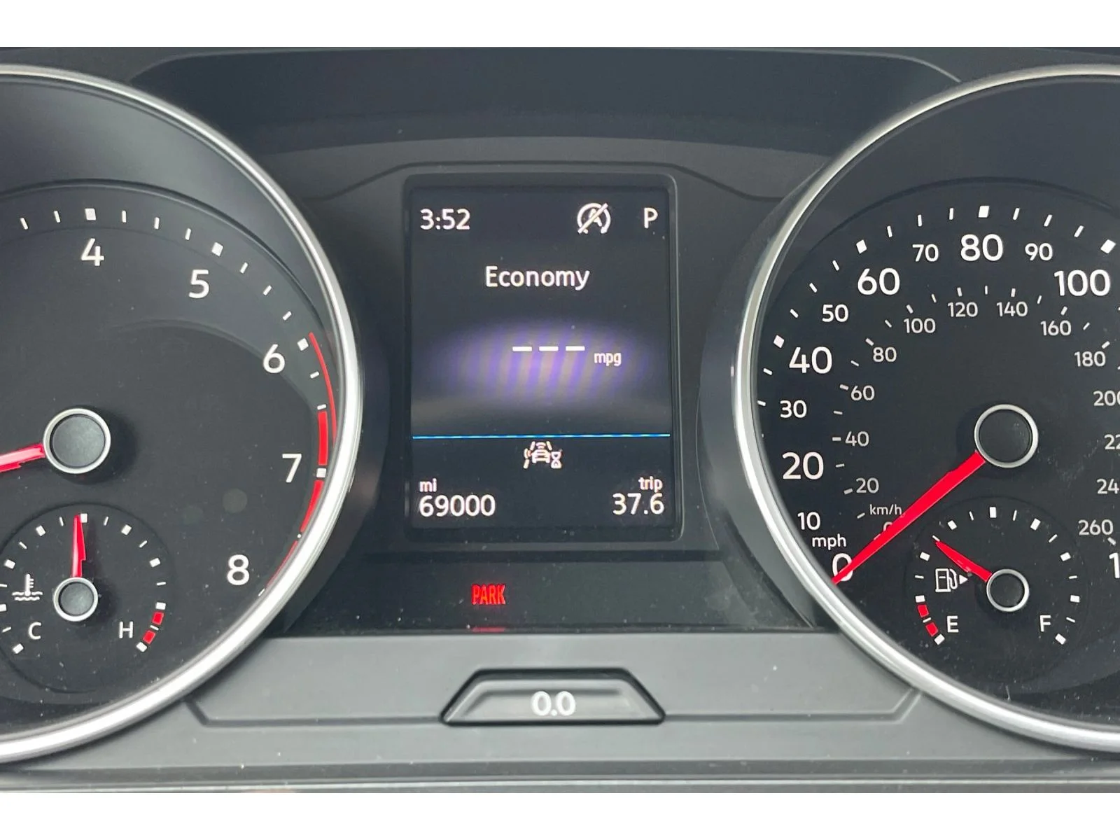 Used 2020 Platinum Gray Metallic Volkswagen SE image 38