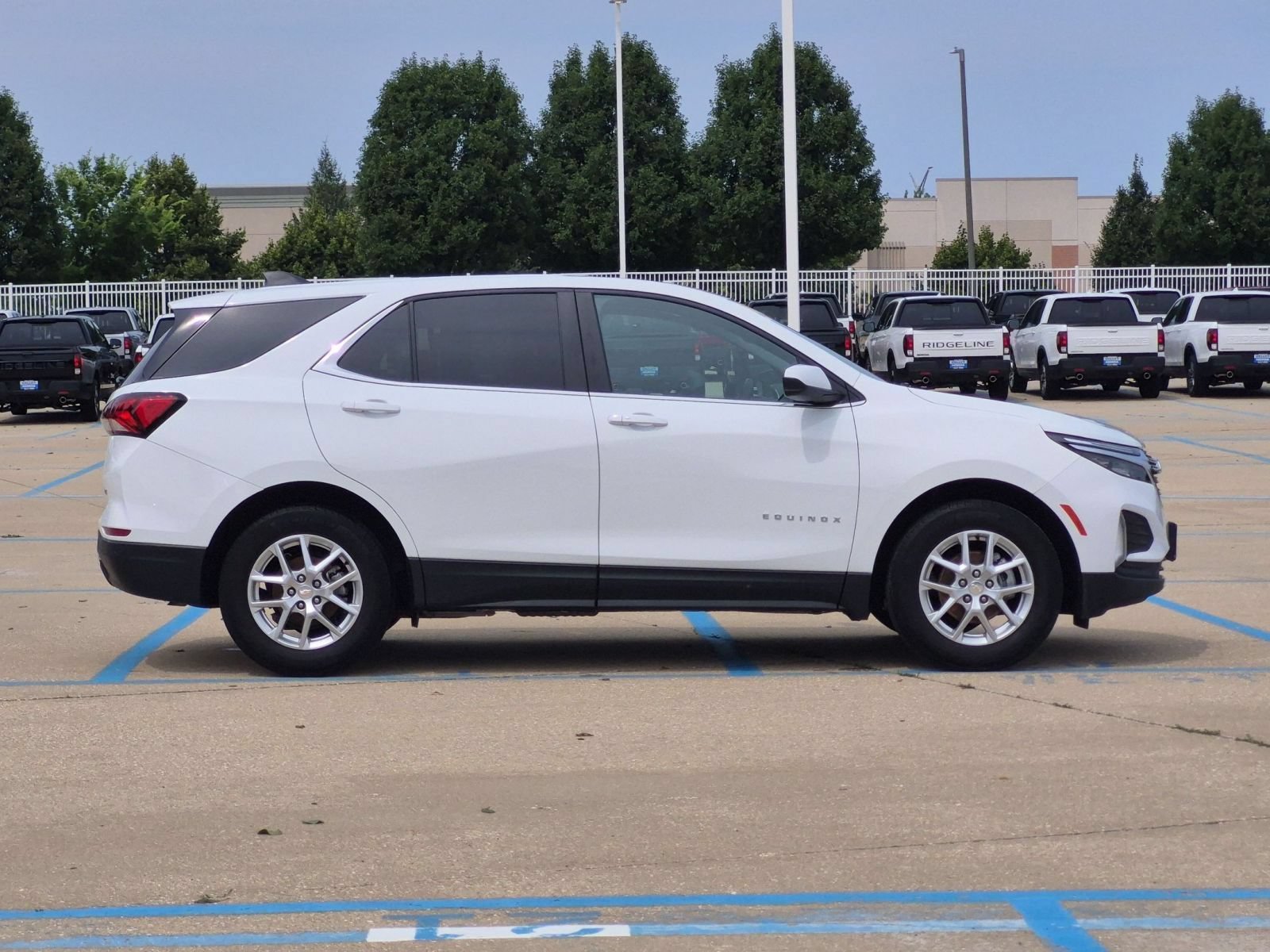 Used 2024 Summit White Chevrolet LT image 5