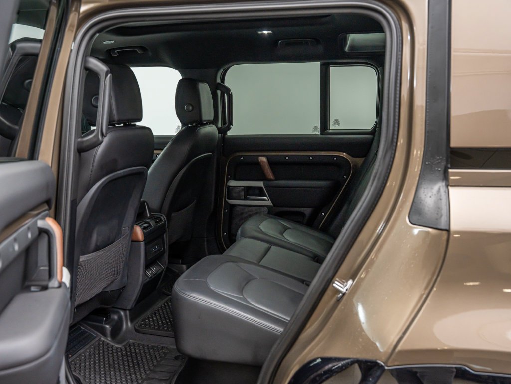 Used 2024 Gondwana Stone Metallic Land Rover X-Dynamic SE image 44