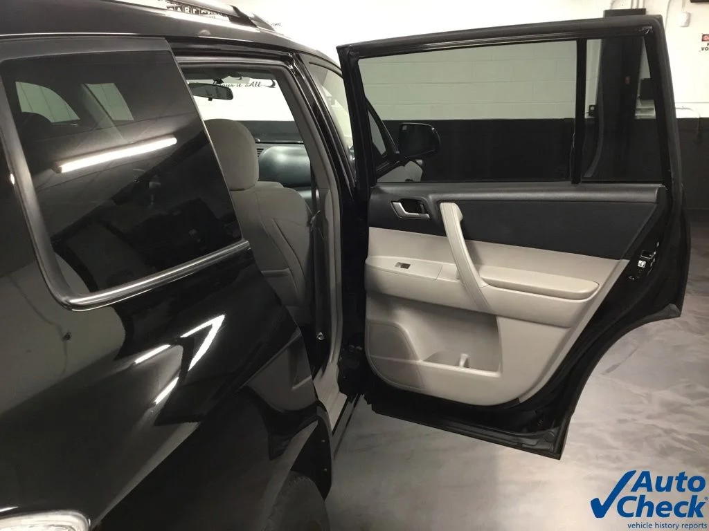 Used 2013 Black Toyota Base Plus V6 image 33