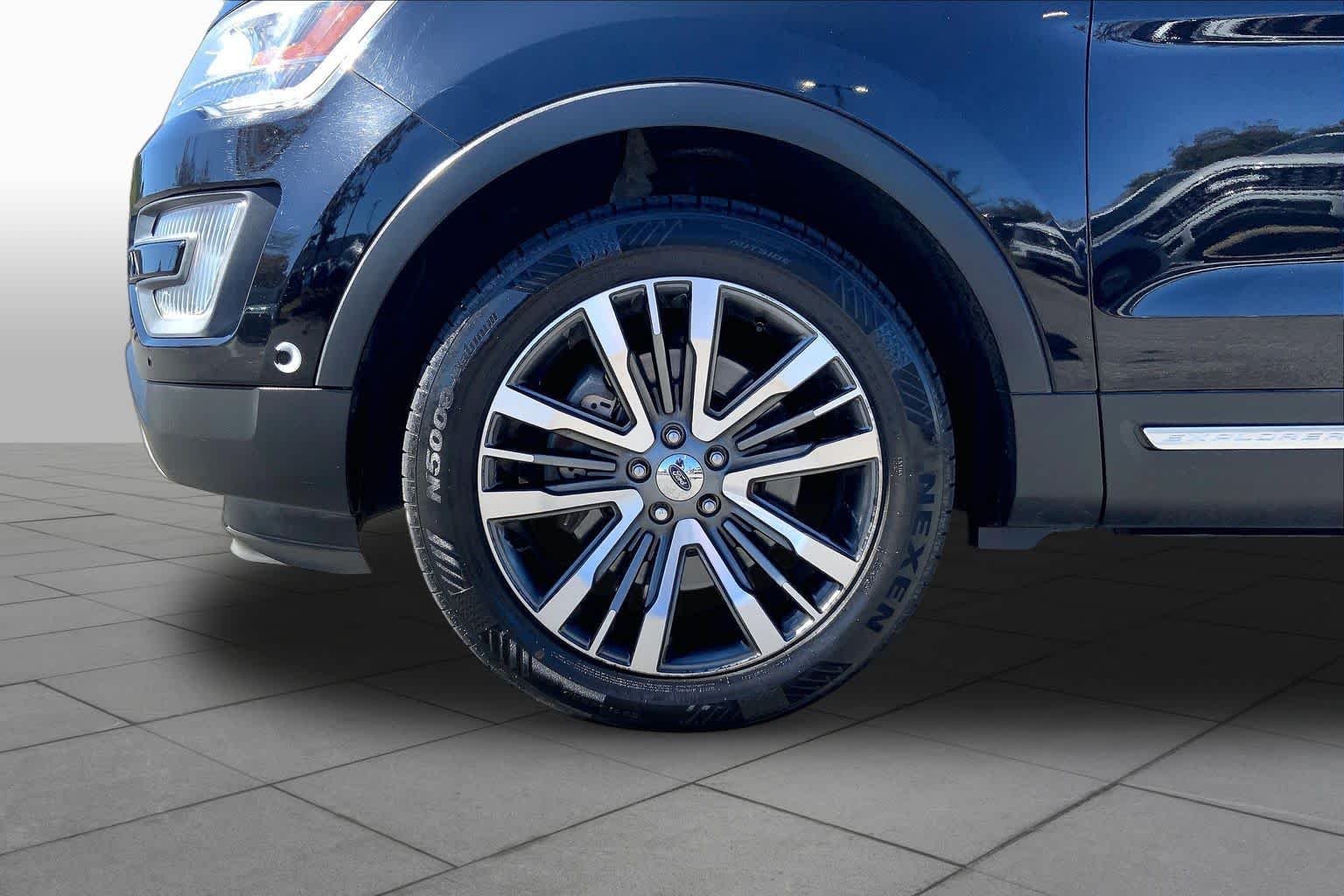 Used 2017 Shadow Black Ford Platinum image 11
