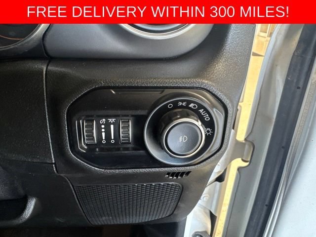 Used 2021 White Jeep Sport RHD 4x4 image 18