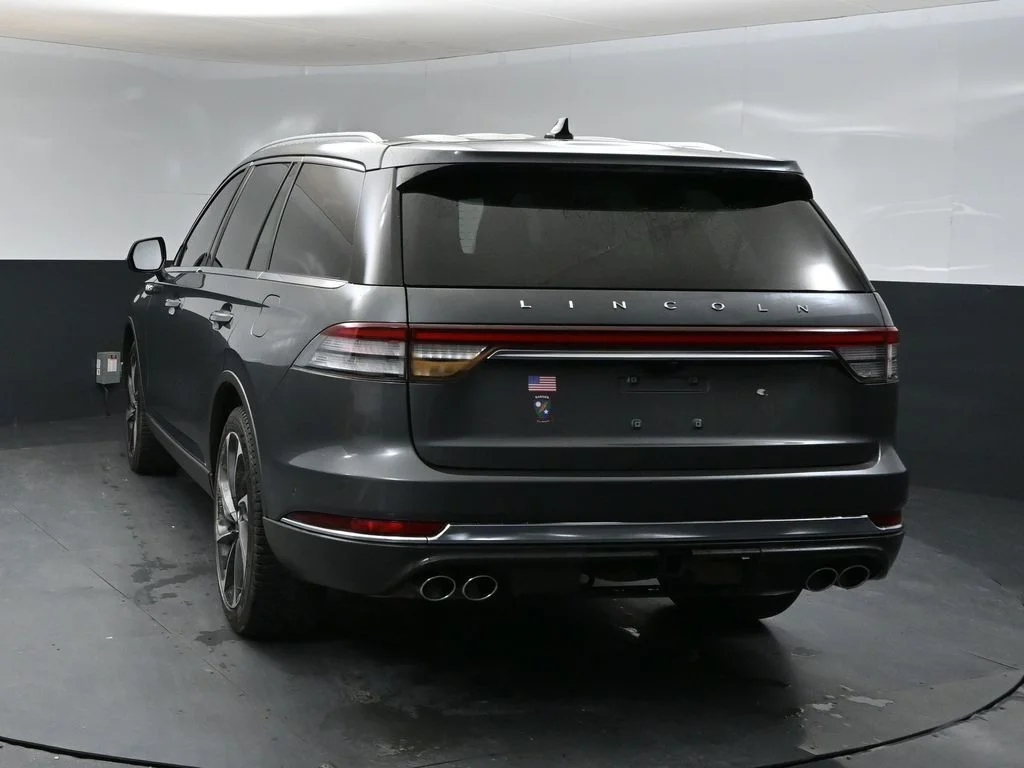 Used 2023 Gray Lincoln Reserve image 3