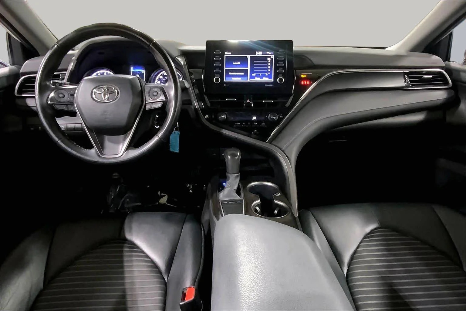 Used 2024 Ice Cap Toyota SE image 16