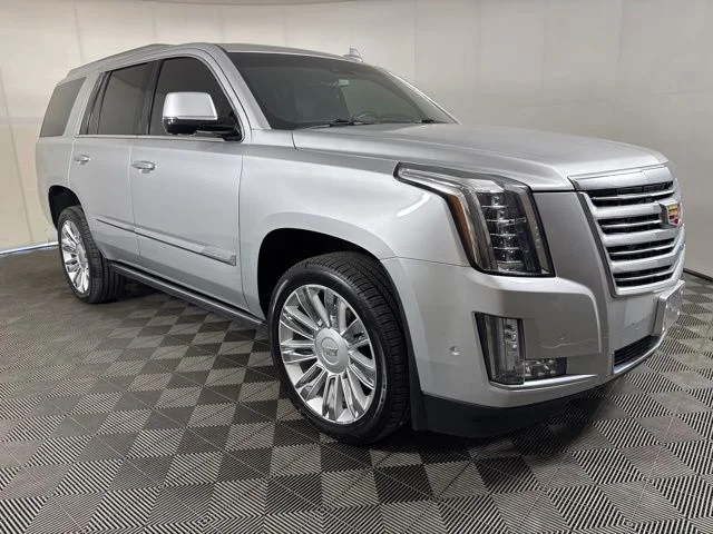2017 Cadillac Escalade AWD Platinum's photo