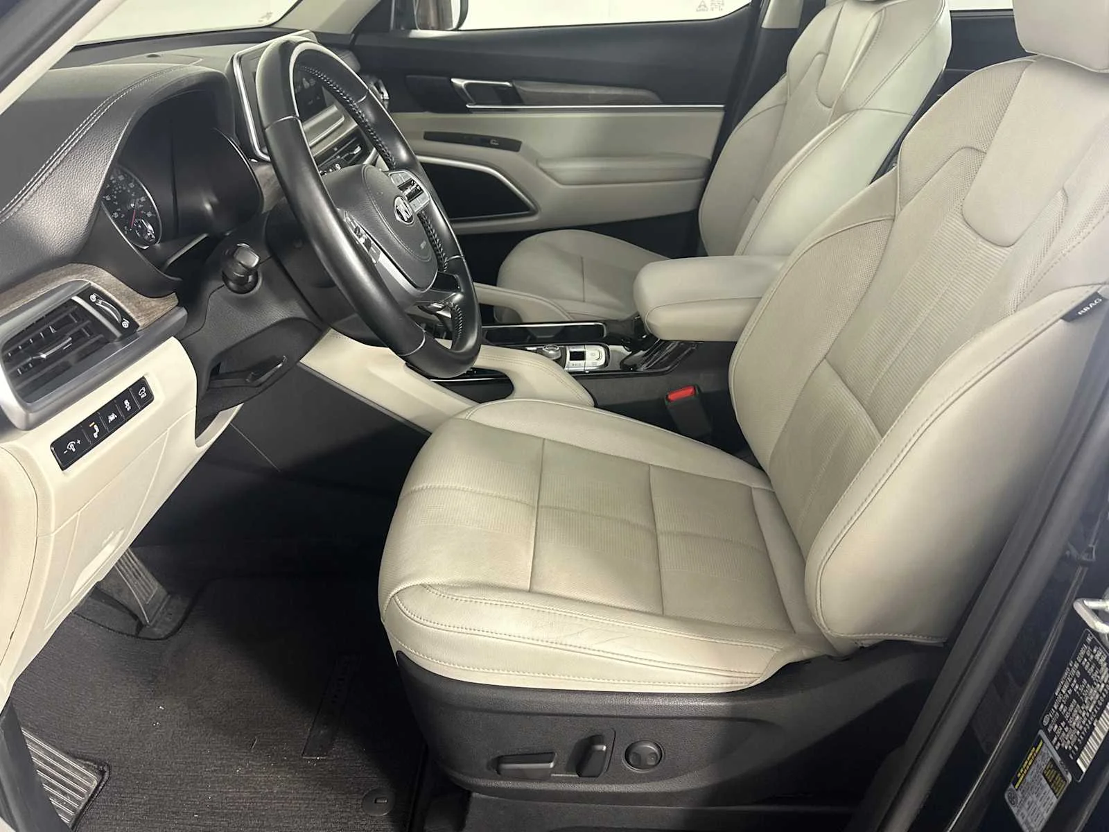 Certified Used 2020 Ebony Black Kia EX image 8