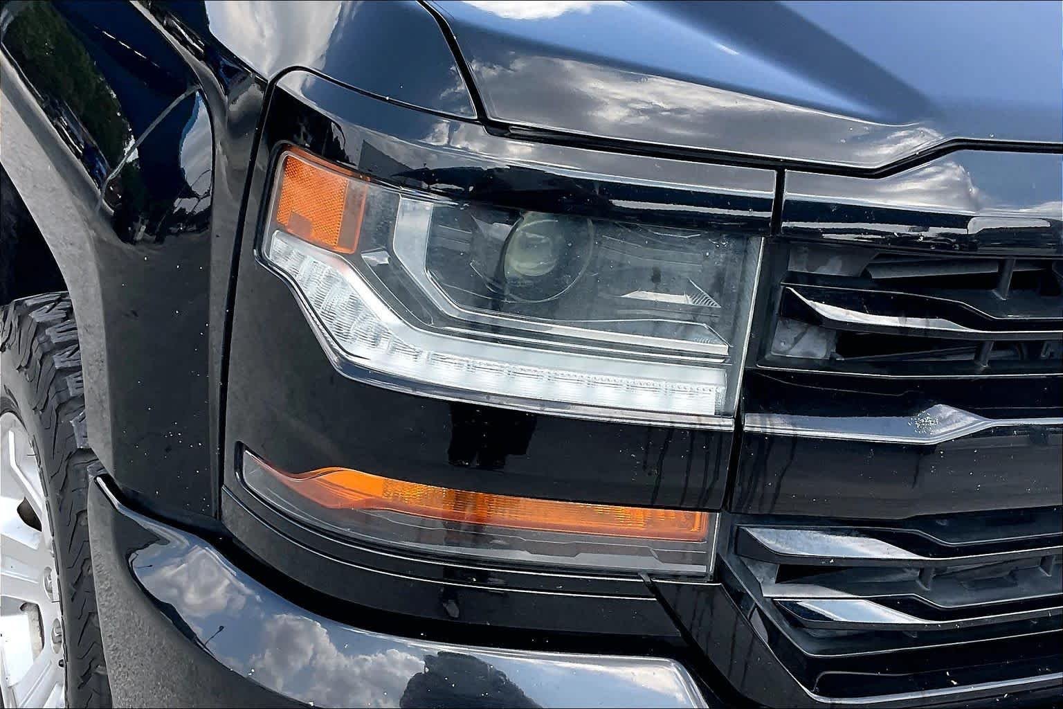 Used 2018 Black Chevrolet LT image 27