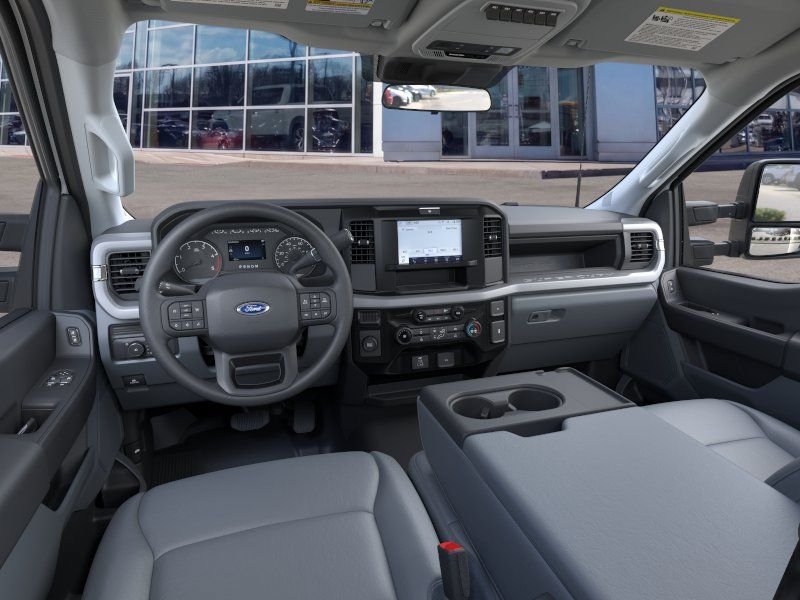 2025 Ford F-350 Super Duty Chassis Cab XL - Photo 9