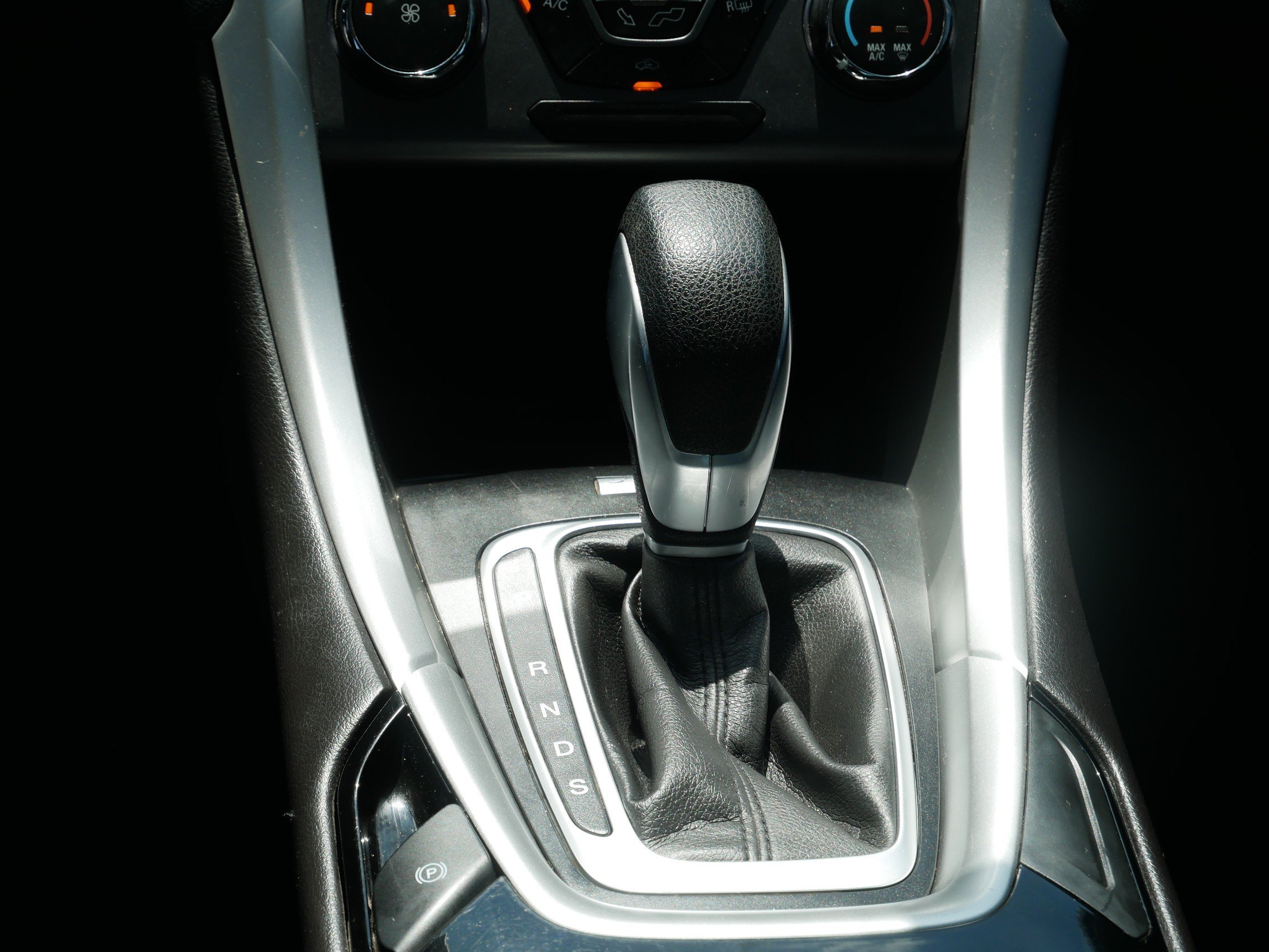 Used 2014 White Ford SE image 16