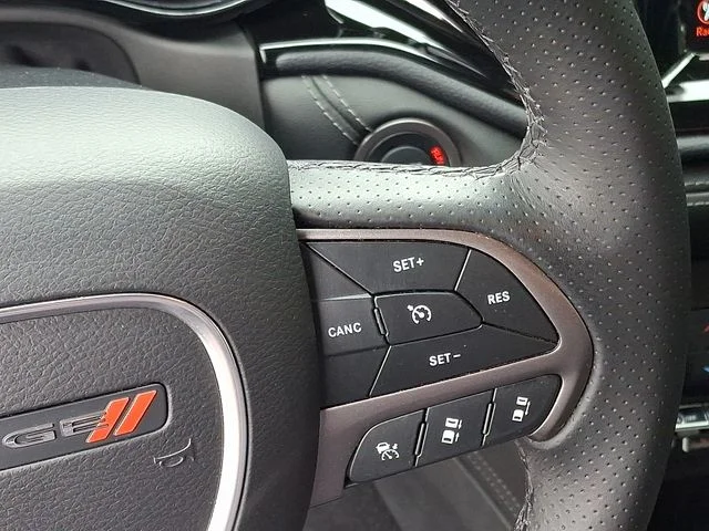 Used 2023 Red Dodge SXT image 20