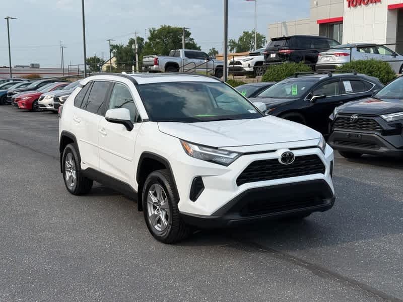 2025 Toyota RAV4 Hybrid XLE