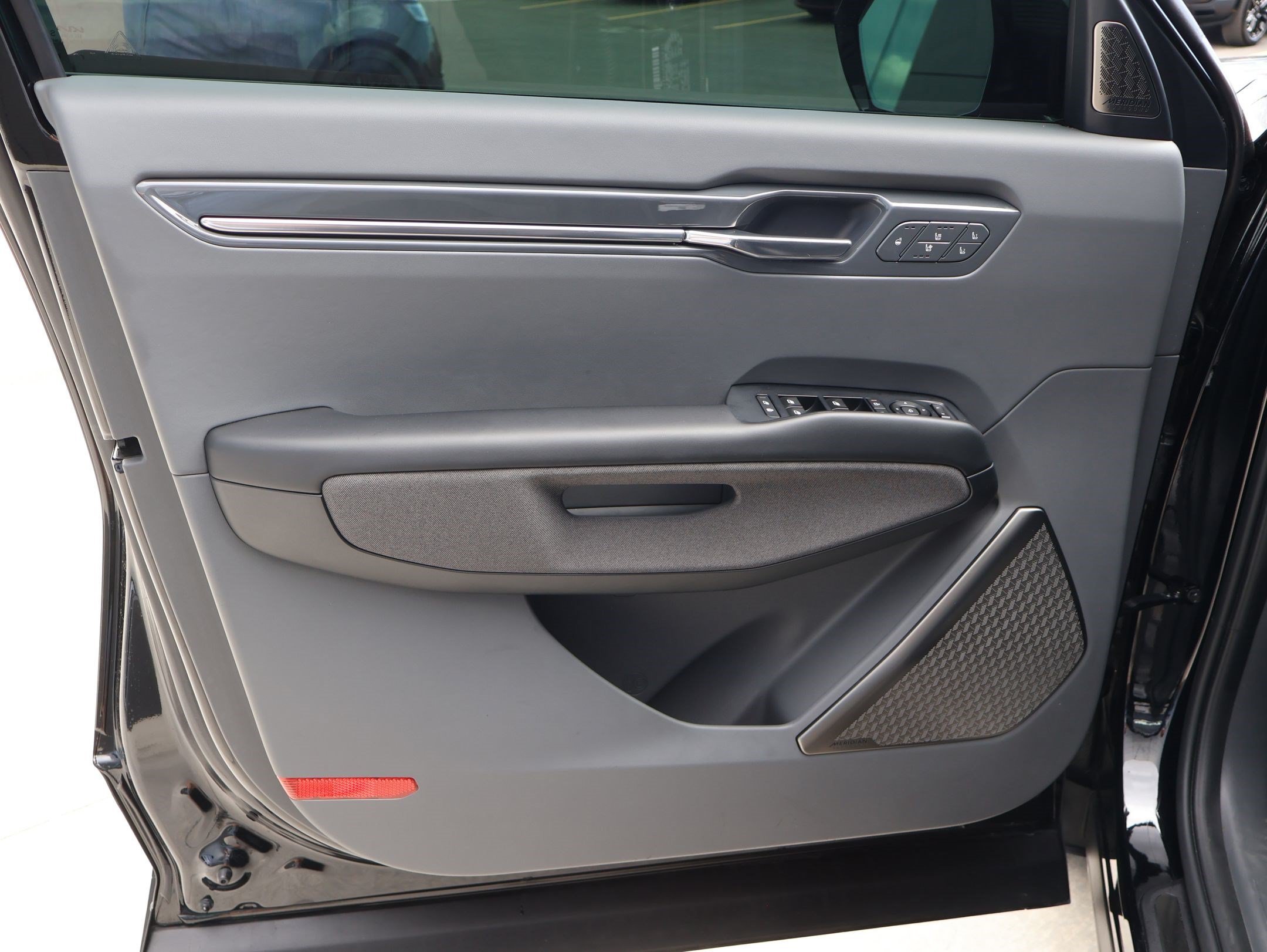 Used 2026 Ebony Black Kia Land image 12