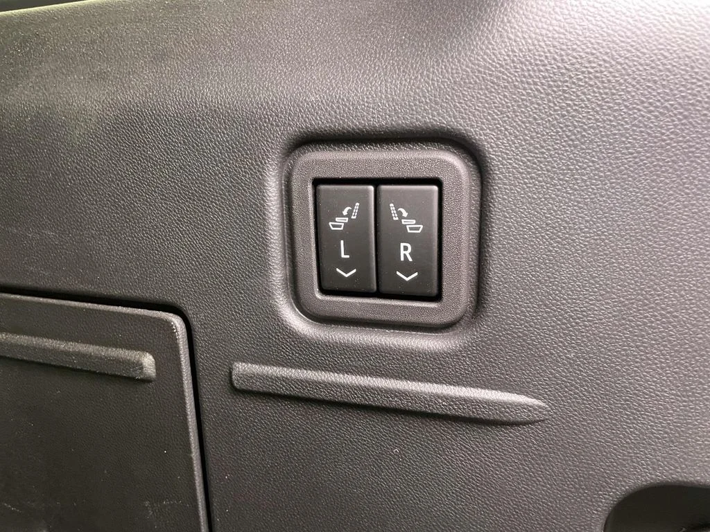 Used 2025 Blue GMC 2X image 19