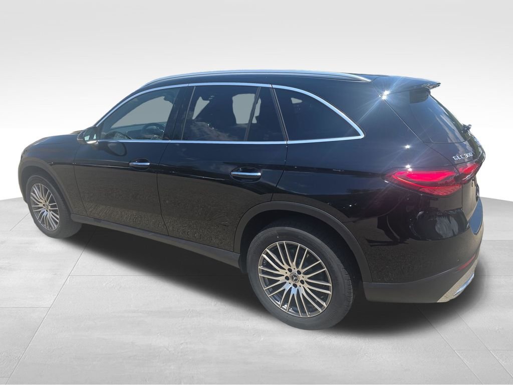 New 2026 Black Mercedes-Benz GLC 300 image 3