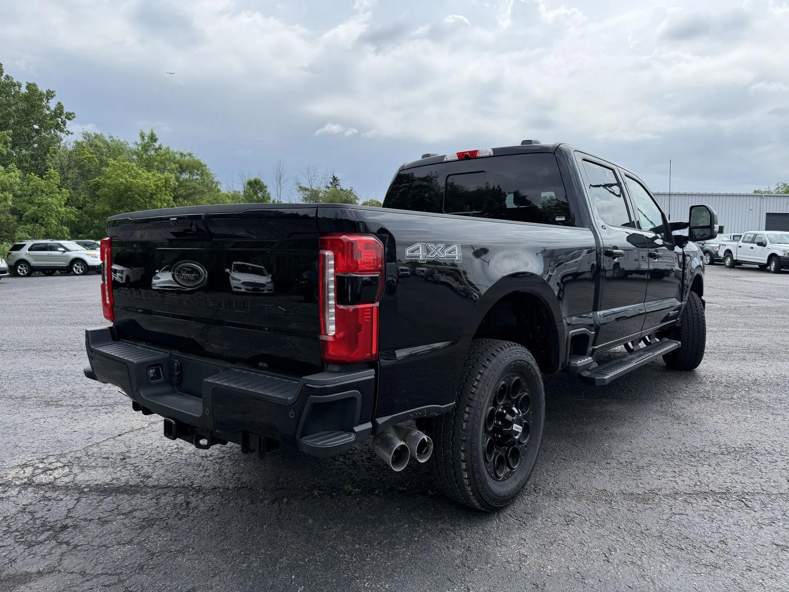 Used 2026 Agate Black Metallic Ford LARIAT image 10