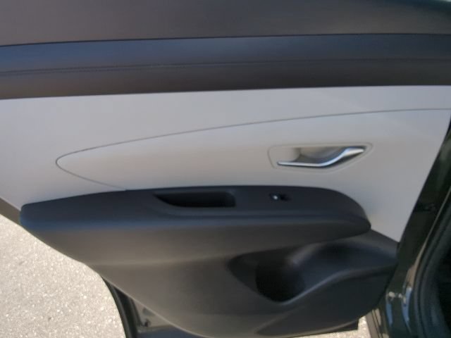 Used 2025  Hyundai SEL image 25