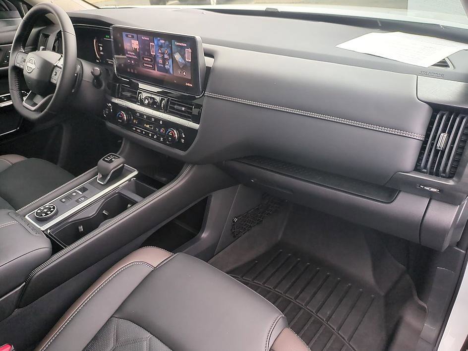 Certified Used 2026 Everest White Pearl Tricoat Nissan Platinum image 34