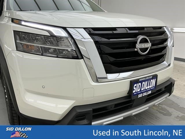 Used 2024 Pearl White Tricoat Nissan Platinum image 27