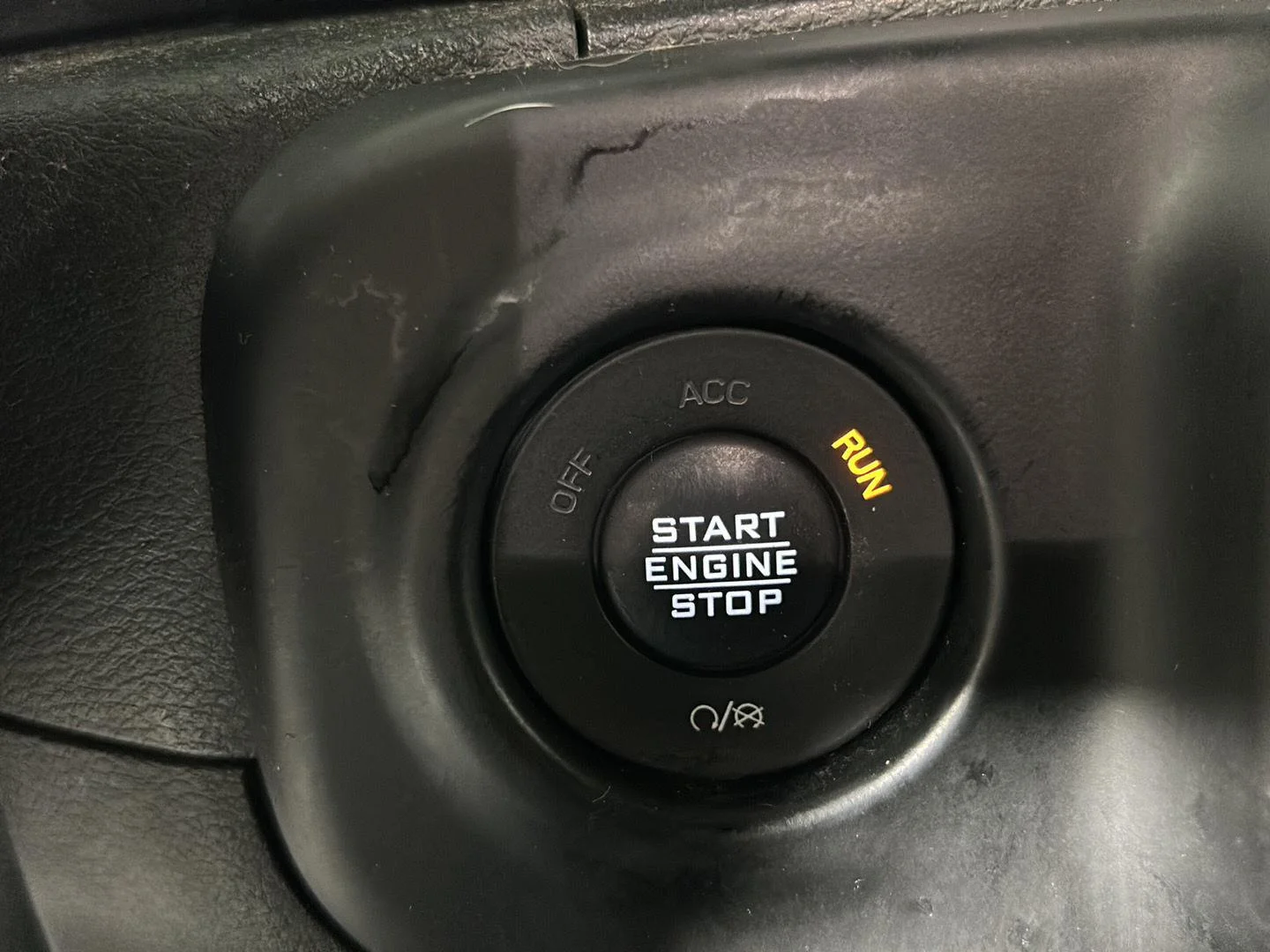 Used 2021 Granite Crystal Metallic Clearcoat Jeep Sport S image 22