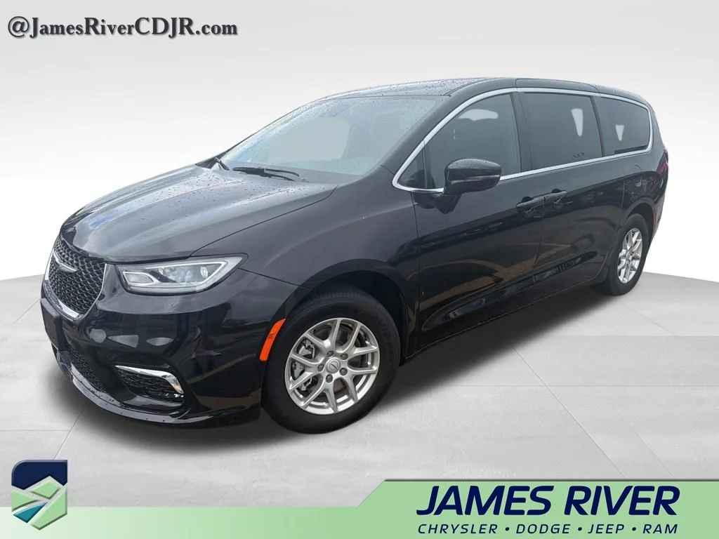 2025 Chrysler Pacifica Select's photo