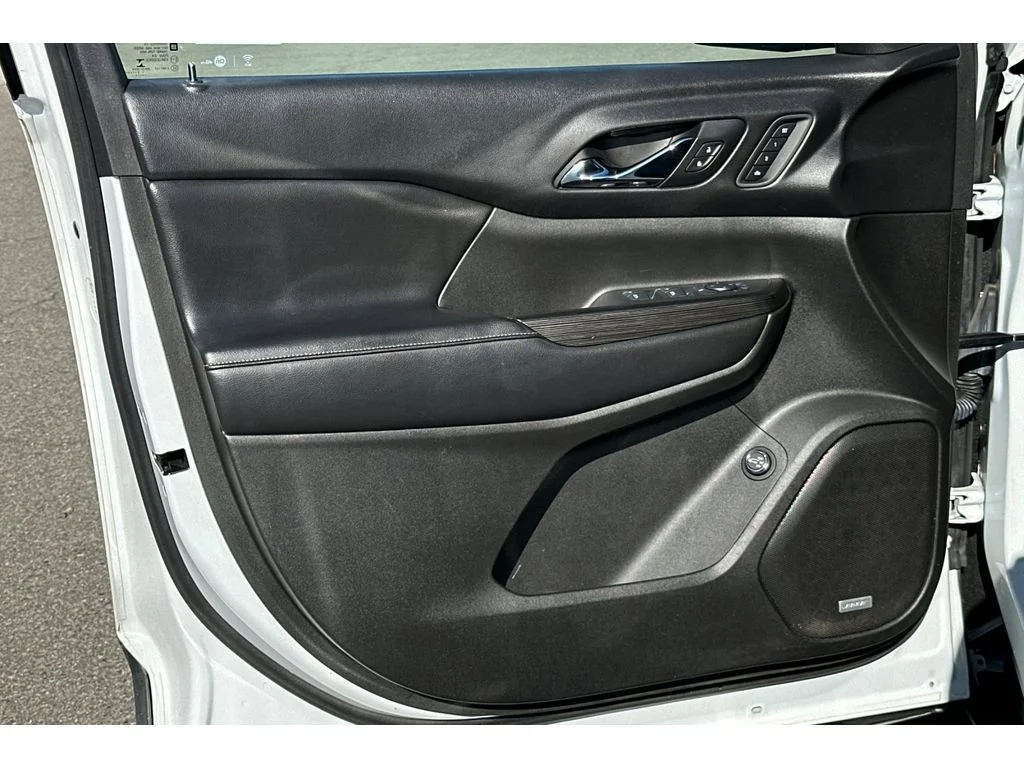 Used 2017 Summit White GMC SLT image 11