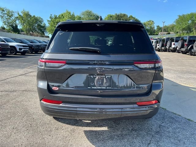 New 2026 Baltic Gray Metallic Clear-Coat Exterior Paint Jeep Limited Reserve image 8