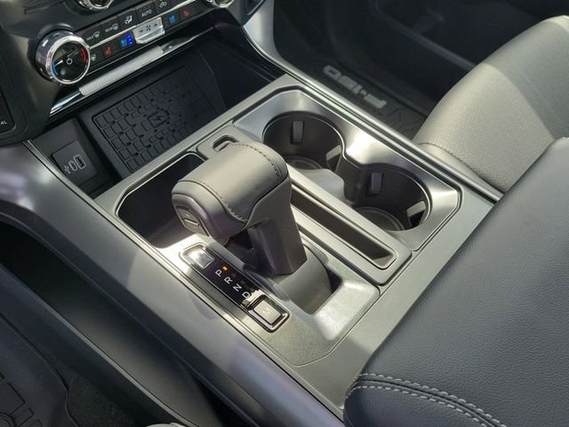 New 2026 Star White Metallic Tri-Coat Ford Lariat® image 52