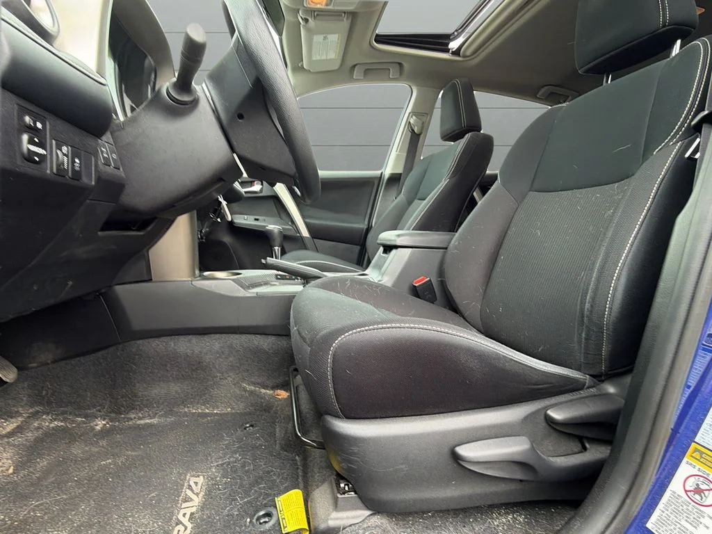 Used 2015  Toyota XLE image 10