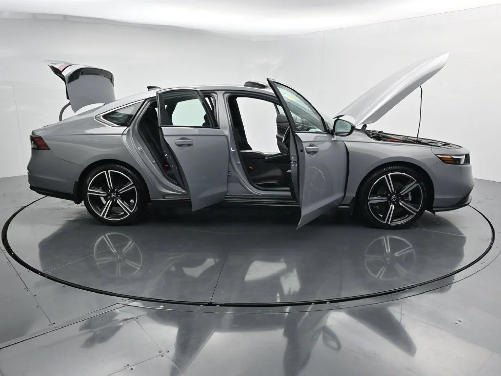 Used 2023  Honda Sport image 44