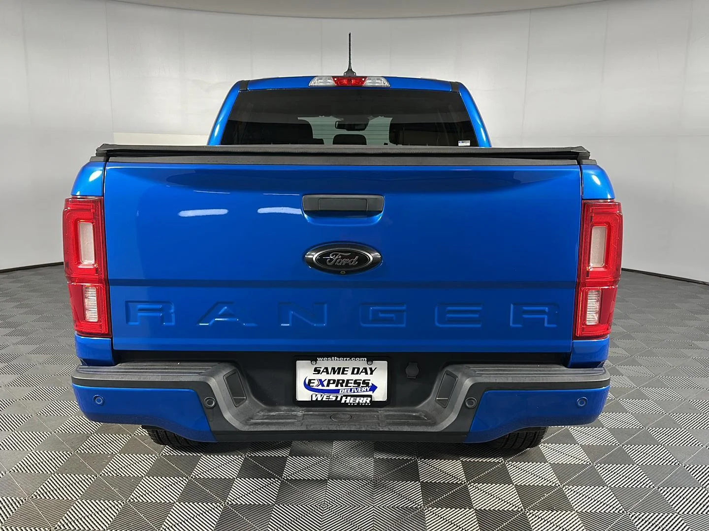 Used 2022 Velocity Blue Ford XLT image 7