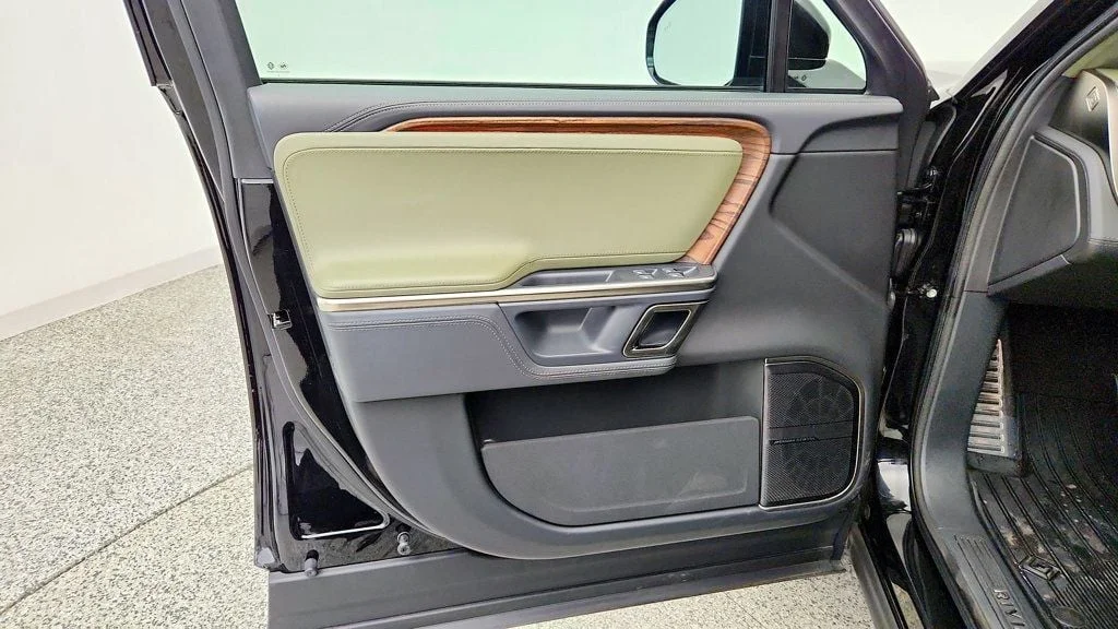 Used 2023 Midnight Rivian Launch Edition AWD image 11