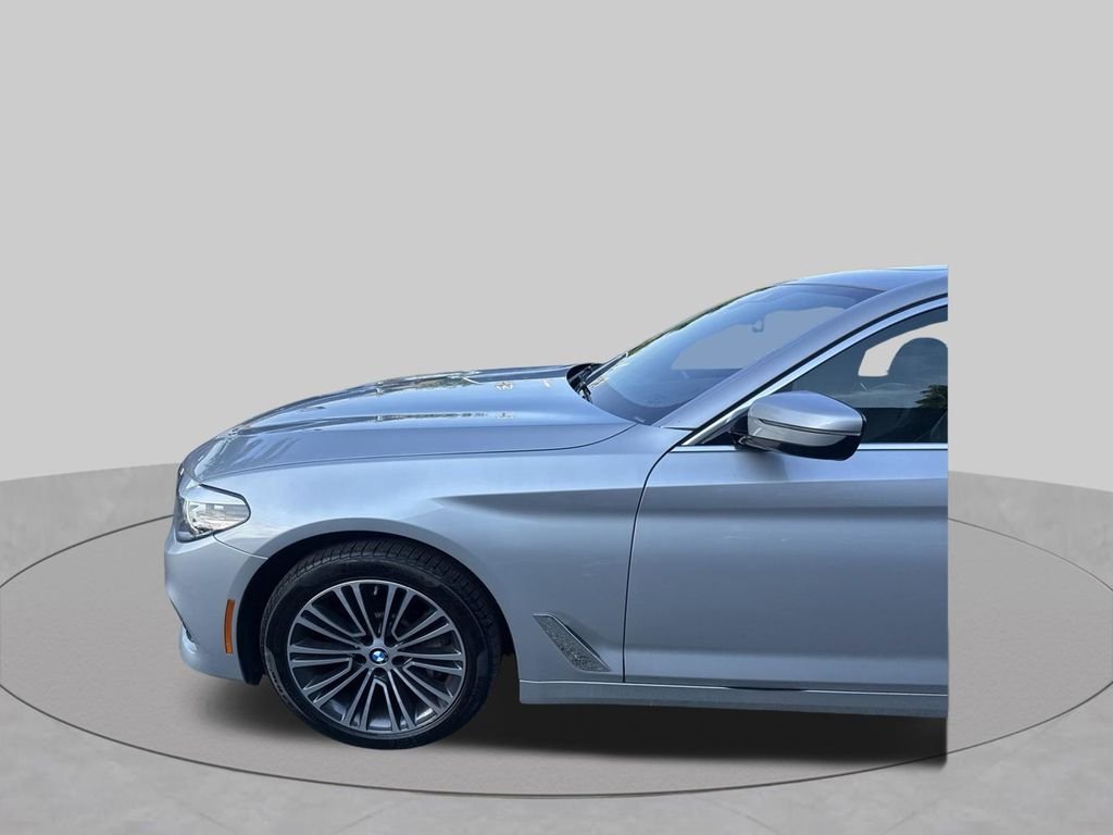Used 2019 Silver BMW 530i xDrive image 8