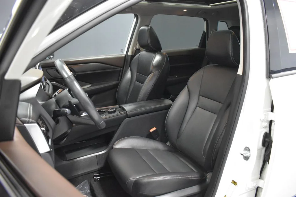 Certified Used 2023 White Nissan SL image 5