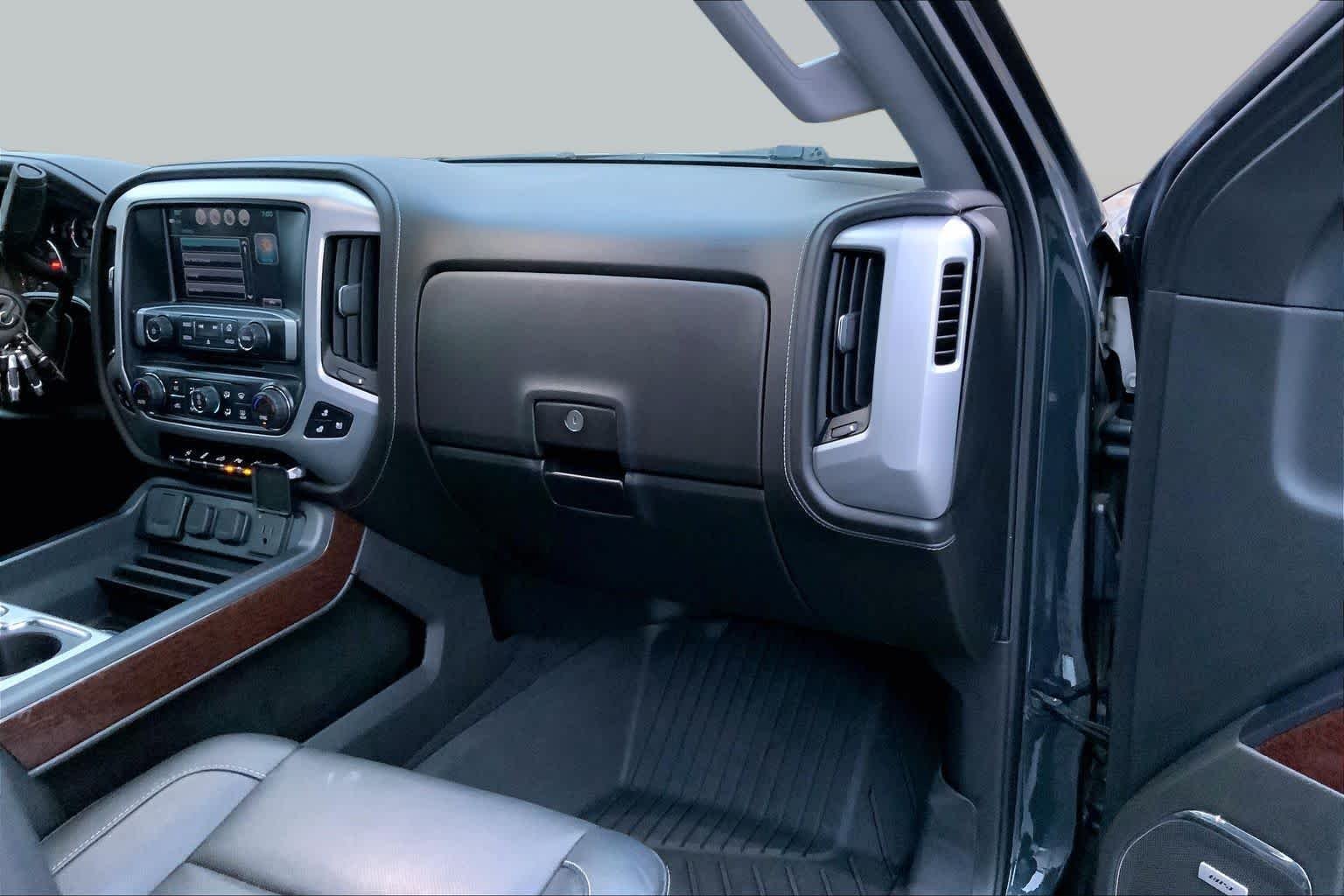 Used 2018 Dark Slate Metallic GMC SLT image 18