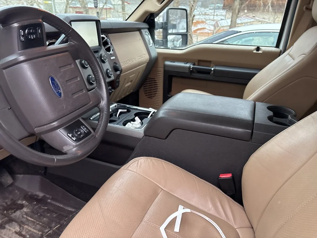 Used 2016  Ford Lariat image 12
