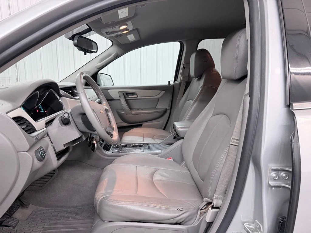 Used 2014 Silver Chevrolet LT image 10