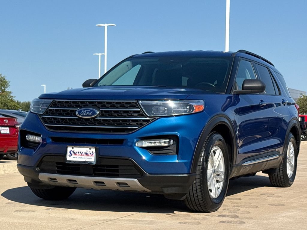 Used 2023 Blue Ford XLT image 3