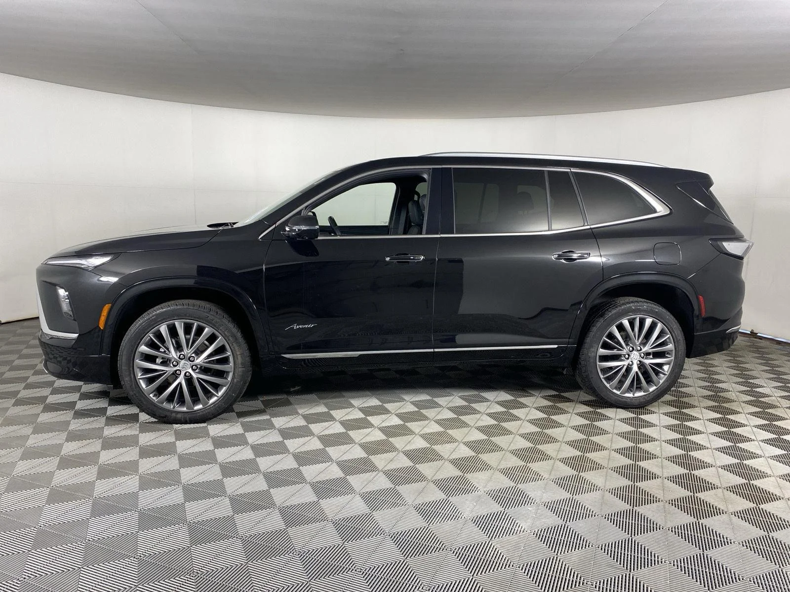 Used 2025 Ebony Twilight Metallic Buick Avenir image 14